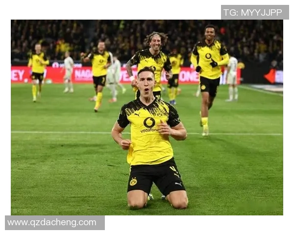 足总杯激战：多特蒙德大胜曼联红牌争议引发全场热议