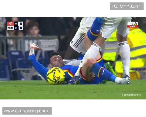 意甲激战：多特蒙德狂胜皇马五球绝杀引发争议判罚全场沸腾